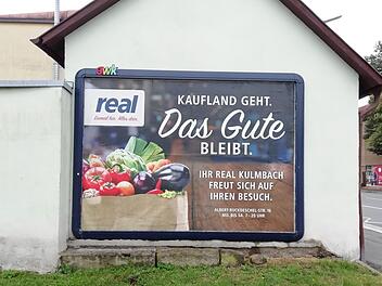 Ein Werbeplakat, das nach der Kaufland-Schließung im Einkaufszentrum Fritz im Sommer 2019 in Kulmbach zu sehen war. Foto: Archiv/Katrin Geyer