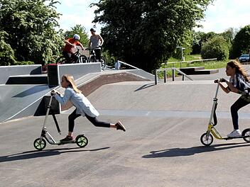 Scooterfahrer in Neudrossenfeld dürfen sich freuen: Nachdem die Skaterbahn für sie gesperrt ist, bekommen sie jetzt eine eigene Anlage.