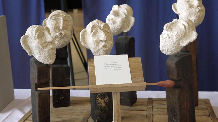 Experimentelle Puppenkunst: Christoph Jacobs. Foto: Berthold Köhler