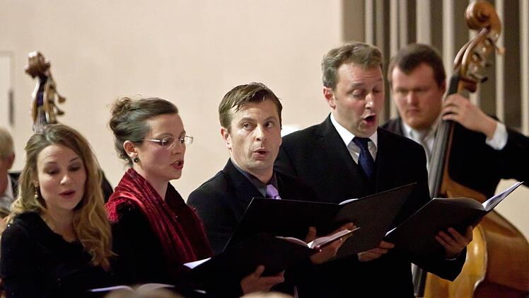 Homogen agiert des Quartett der Vokalsolisten mit Nina Romy Dörfler, Michaela Maucher, Karsten Münster und Martin Trepl (von links).