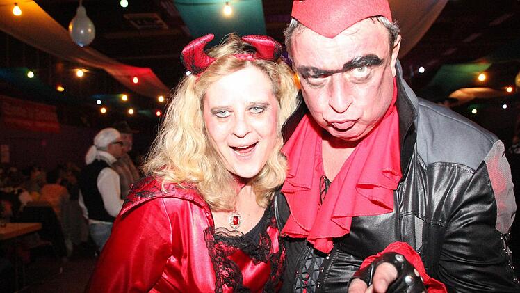 Christine und Claus Peter Rumpel waren höllisch gut drauf bei der Oldie-Night.
