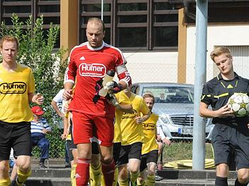 Entschlossen und fokussiert: Nach dem Erreichen der Relegation auf den letzten Drücker will der FC Thulba seine Aufstiegs-Chance nutzen. Muss zunächst den TSV Abtswind II ausschalten - und den Schiedsrichter vielleicht auf seine Seite ziehen. Foto: Hopf