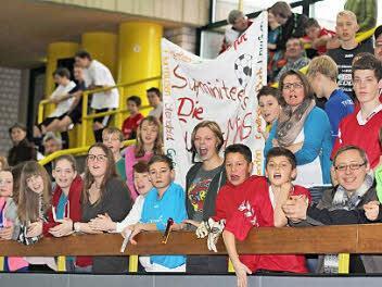 Die lautstarken Fans der Thereser Pfarreiengemeinschaft  Foto: Naumann