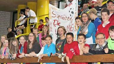 Die lautstarken Fans der Thereser Pfarreiengemeinschaft  Foto: Naumann