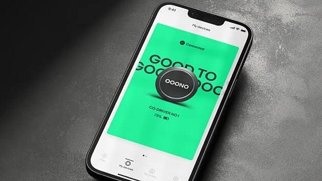 Über die OOONO Connect App werden die Blitzerwarnungen per Bluetooth an den Co-Driver weitergeleitet.