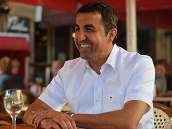Als erster Kandidat mit türkischen Wurzeln hat Arif Tasdelen vor einem Jahr den Einzug in den Bayerischen Landtag geschafft.  Foto: Nikolas Pelke