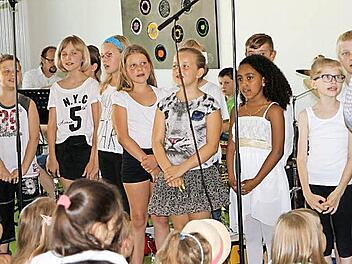 Mit ihren Liedern begeisterten die Sänger des Chors. Foto: Günther Geiling