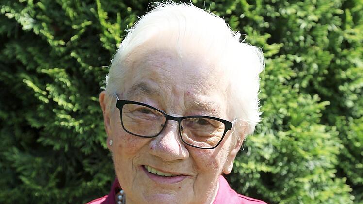 Emma Dorsch liebt die Fränkische Schweiz. Die Jubilarin feierte jetzt in Hagenbach ihren 85. Geburtstag. Foto: Franz Galster