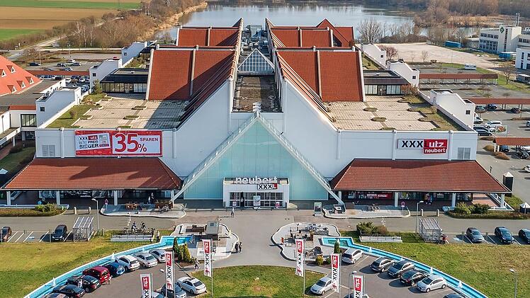 Hirschaid: XXXLutz Neubert stellt Rolltreppen ab - "dies sind pragmatische Entscheidungen"