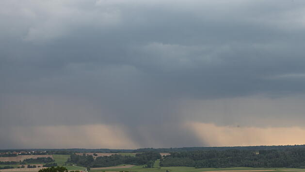 Gewitter in Franken: In diesen Regionen warnt der DWD - auch Fürth und Erlangen betroffen