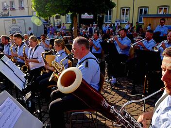 Das Heeresmusikkorps aus Veitshöchheim bei einem früheren Auftritt in Hammelburg.  Es gastiert am 21. November  in der  Münnerstädter Stadtpfarrkirche.Archivfoto: Gerd Schaar