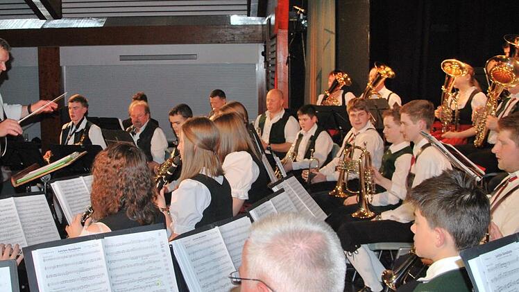 Die "Egerländer" zeigten unter dem Dirigat von Stefan Krines eine reife Leistung.Ewald Stretz