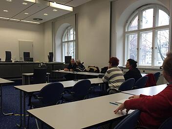 Bild aus dem großen Sitzungssaal vor der Urteilsverkündung  Foto: Gertrud Glössner-Möschk