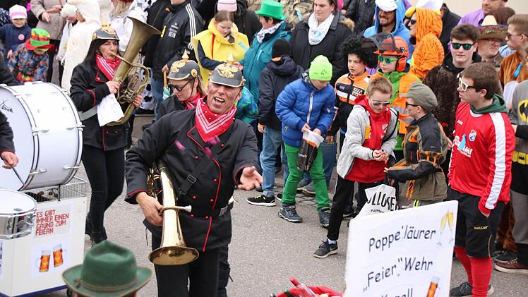 Faschingsumzug in Poppenlauer  Foto: Thomas Malz