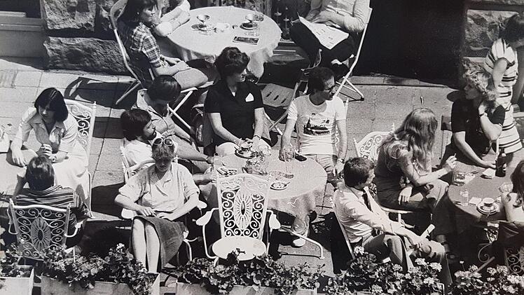 So sah es  im Juni 1978 auf der Terrasse des alten Stadtcafes in Coburg aus.Foto: CT-Archiv / Furch