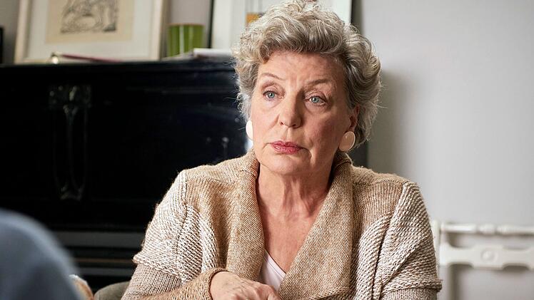 In "Die Heiland - Wir sind Anwalt" spielt Peggy Lukac die Mutter der Serienheldin Romy.