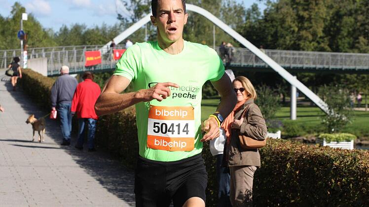 Nico Jahreis vom SC Sparkasse Hochfranken ist der amtierende Bayerischer Meister im Halbmarathon. In Bad Kissingen siegte der 37-Jährige in 1:13:40 Minuten im Halbmarathon.
