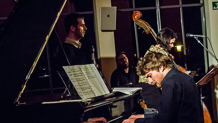 Das Quartett der Kontrabassistin Sina Rien gastierte  mit Christopher Lübeck (Klavier), Christian Patzer (Flöte, Saxofon) und Claas Lausen (Schlagzeug).Foto: Jochen Berger