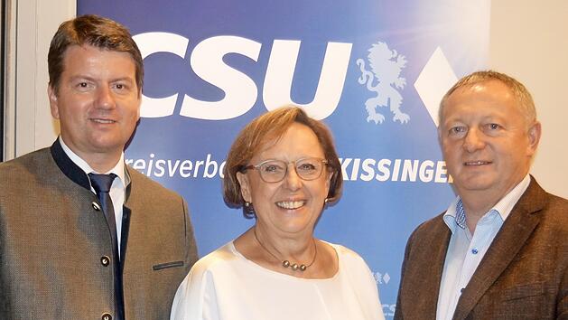 Die CSU-Kreis-Delegierten (von links). Sandro Kirchner, Karin Renner, Thomas Bold.  Foto: Arthur Stollberger