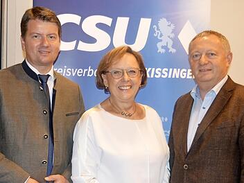 Die CSU-Kreis-Delegierten (von links). Sandro Kirchner, Karin Renner, Thomas Bold.  Foto: Arthur Stollberger