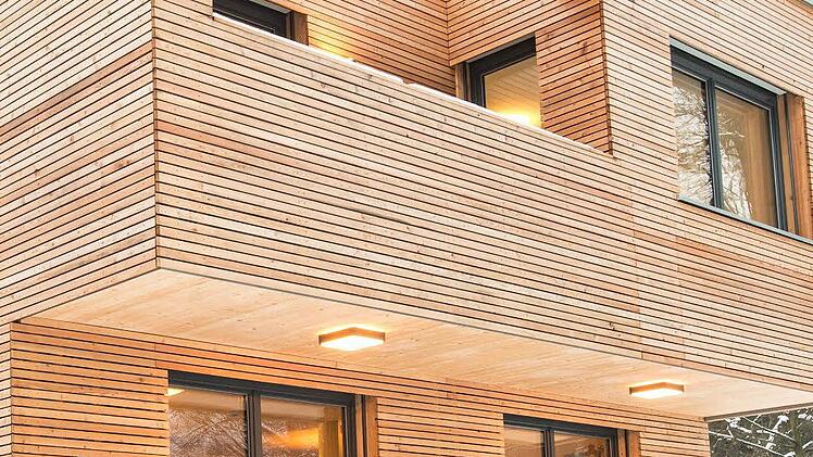 Ein Holzhaus im Villenviertel (Architektur-Bus!). Architektur: Thomas Jenohr, Nürnberg. Besichtigung: Samstag, 13 bis 14.30 Uhr, Sonntag 15.30 bis 17 Uhr, Kleiststraße 10 a, Nürnberg-Platnersberg-Erlenstegen , Foto: Christian Horn.