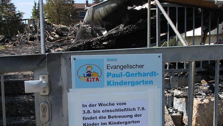 Der Kindergarten ist abgebrannt, die Kinder sind umgezogen. Bis Ende der Woche werden die Jungen und Mädchen in den Räumen des Kindergartens Kreuzkirche von ihren Erzieherinnen betreut. Foto: Alexander Hartmann