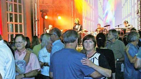 Getanzt wird bei der "Summer Time" immer. Foto: Werner Vogel