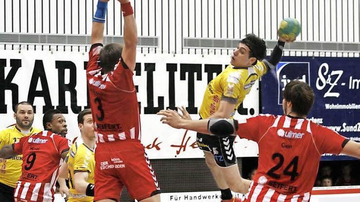 Auch wenn hier Karapetjan eines seiner sechs Tore erzielte, am Ende reichte es wieder einmal nicht zu einem Auswärtssieg für den HSC 2000 Coburg - diesmal hatte Gastgeber HSC Bad neustadt im Topspiel um Platz zwei die Nase vorn. Fotos: Iris Bilek
