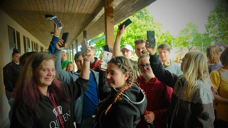 Aus verschiedenen Schulen des Landkreises Bad Kissingen kamen die Schülerbeiträge. Fotos: Gerd Schaar