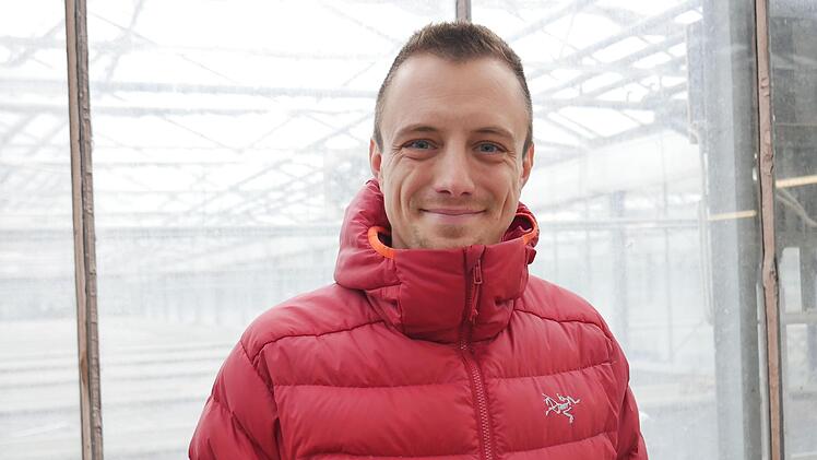 Tim Krais würde gerne dauerhaft in Münnerstadt wohnen und  informierte sich über die städtischen Pläne. Foto: Heike Beudert