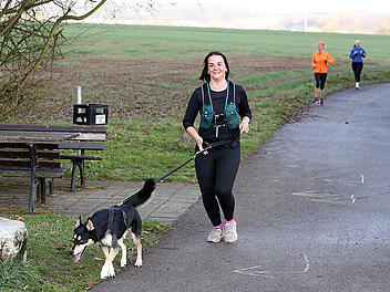 210 Starter und ein Vierbeiner hecheln f&uuml;r guten Zweck