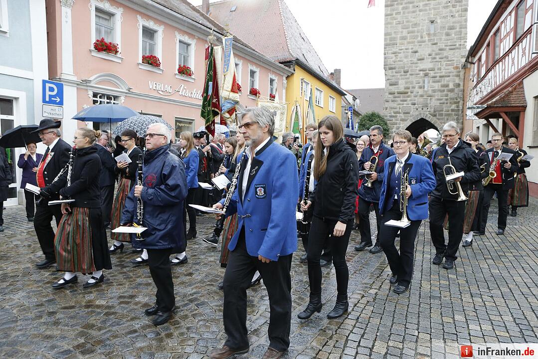 Herzlicher Empfang für Georg Gänswein in Höchstadt