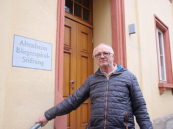 Seit rund zehn Jahren wird die Schwester von Gerd Schäfer im Bürgerspital gepflegt. Nach der angekündigten Schließung zum Jahresende muss sich auch der Bewohner-Fürsprecher nun nach einem neuen Heimplatz für sie umschauen.