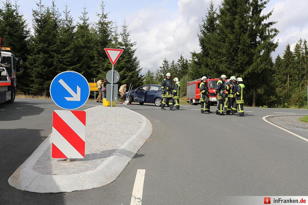 Vier Verletzte: Schwerer Unfall bei Teuschnitz