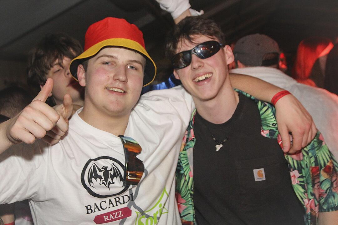 Super Stimmung beim Meeder Zeltfasching 2025!