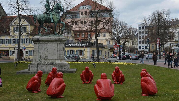 Einen Vorgeschmack auf das nächste Bamberger Kunstereignis gab heute diese vorübergehende Installation am Schönleinsplatz. Alle Fotos: Ronald Rinklef