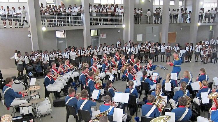 Unbeschreibliche Dankbarkeit erlebte das Jugendmusikkorps 2014 nach seinem Konzert in der Kayamandi High School. Der Verein Cape Classic will heuer ein Konzert in Bad Kissingen geben: "Kammermusik in Bad Kissingen - Spenden für Südafrika". Foto: JMK
