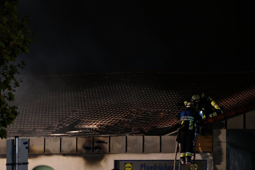 Nürnberg: Lidl brennt