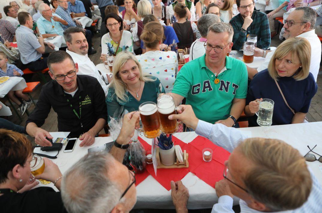 Bamberger Sandkerwa 2019 eröffnet:So lief der Bieranstich
