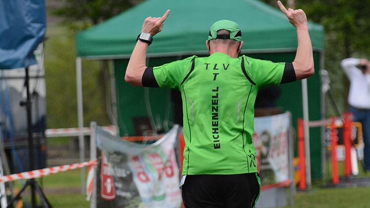 Beschwingt dem Ziel entgegen: Sieger Frank Schäfer. Fotos: ssp