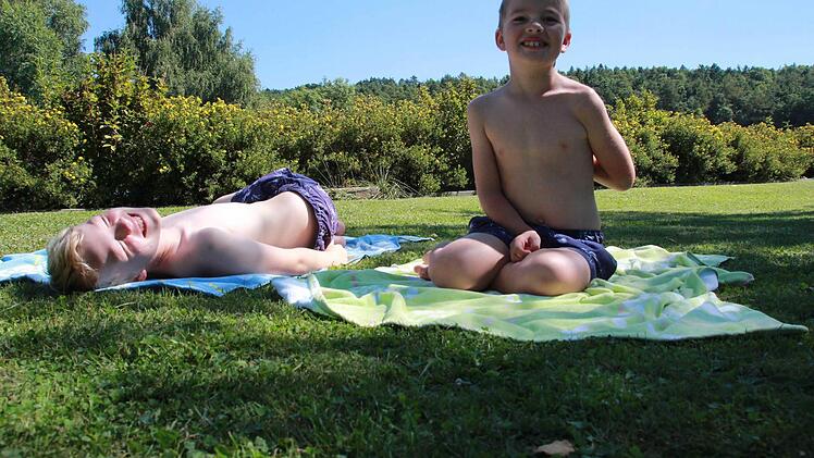 Für den dritten Teil unseres Schwimmbad-Tests geht es ins Maßbacher Freibad. Familie Karges hat das Bad getestet und bewertet. Foto: Carmen Schmitt