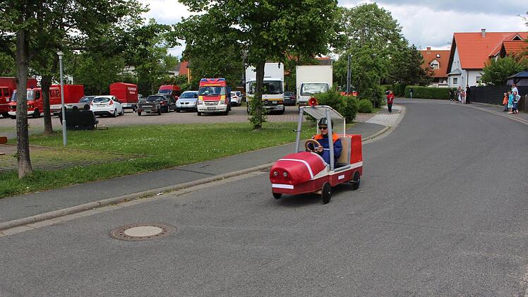 Die Frimmersdorfer Kiste auf der Zielgeraden  Foto: Evi Seeger