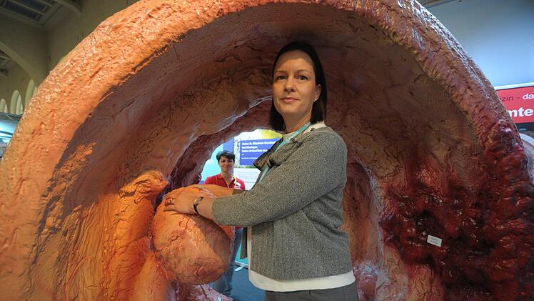 Anschaulich: Bei den 21. Bad Kissinger Gesundheitstagen kann man auch einen Abschnitt des menschlichen Darmes im Großmodell besichtigen.  Siegfried Farkas