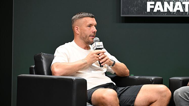Lukas Podolski hat bei "Stern TV" &uuml;ber das "Gl&uuml;cksgef&uuml;hle"-Festival gesprochen.