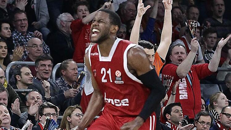 Emotionen pur: Darius Miller (l.) nach seinem dritten Dreier