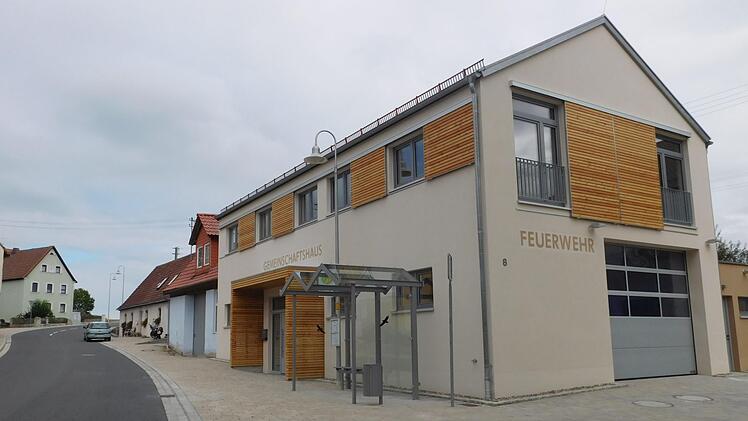 Kann sich sehen lassen: das neue Dorfgemeinschaftshaus mit Feuerwehrhalle in Frenshof. alle Fotos: Georg H&uuml;tgens