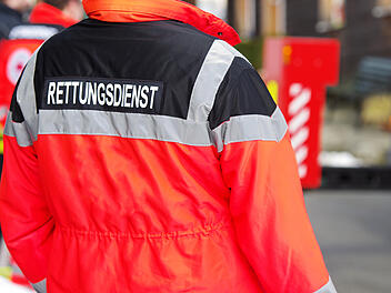 In Fürth ist es auf der Südwesttangente zu einem schweren Lkw-Unfall gekommen, bei dem der Trucker lebensgefährlich verletzt wurde.