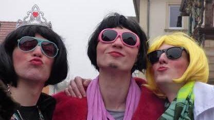In Geisfeld gibt es die schönsten Mädchen - zeigen diese Jungs. Foto: Nicole Düsel