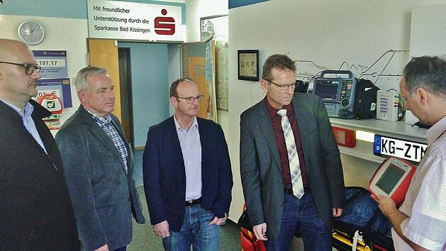 Der Landtagsabgeordnete G&uuml;nter Felbinger (2. v. rechts) von den Freien W&auml;hlern besichtigte das Zentrum f&uuml;r Telemedizin. Foto: Freie W&auml;hler