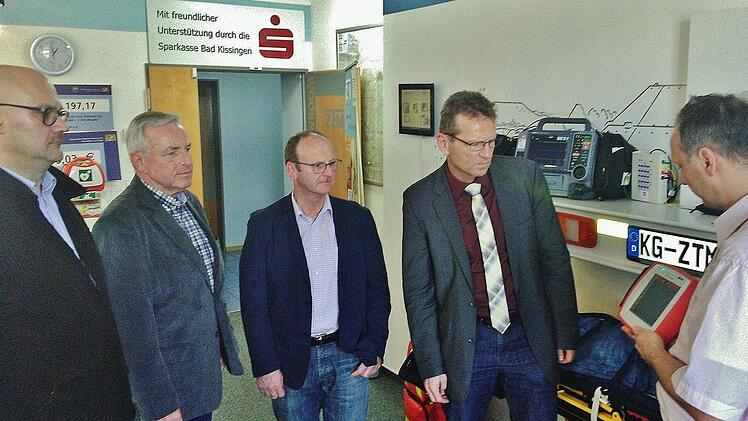 Der Landtagsabgeordnete Günter Felbinger (2. v. rechts) von den Freien Wählern besichtigte das Zentrum für Telemedizin. Foto: Freie Wähler